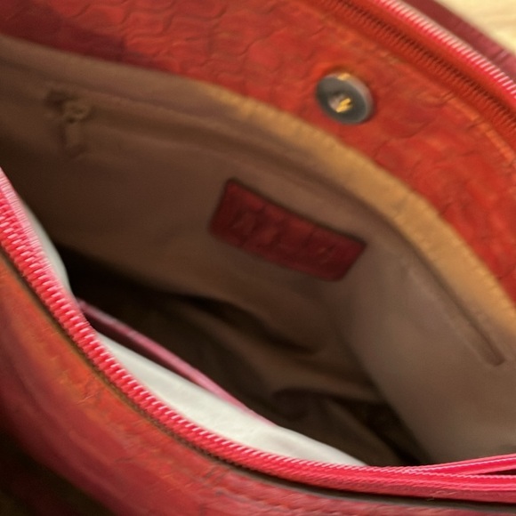 Relic by Fossil Maroon crocodile embossed look shoulder bag with double handles. - Picture 9 of 11